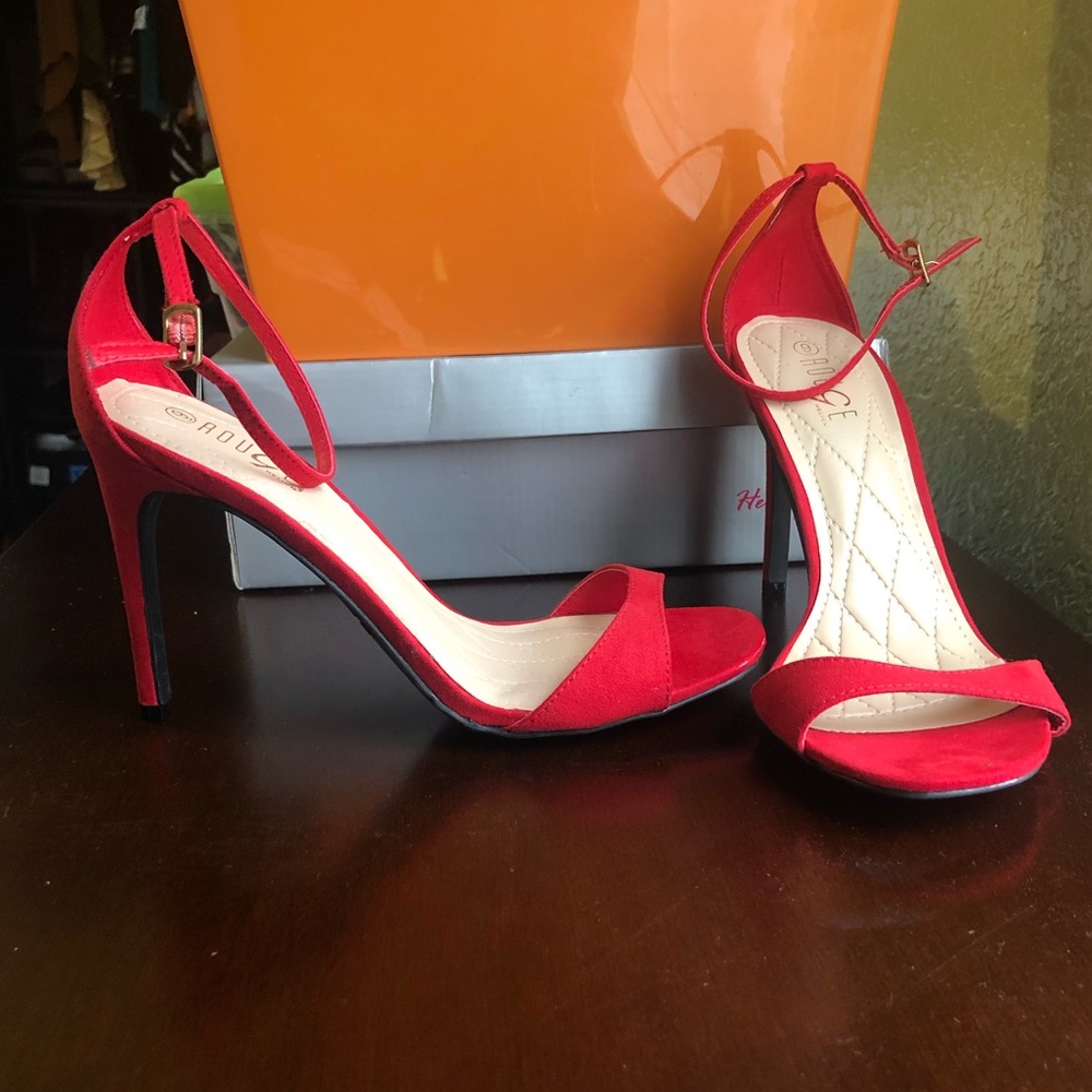 Heel with ankle strap